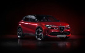 Alfa Romeo Junior Veloce debutta con il nuovo motore 100% elettrico 